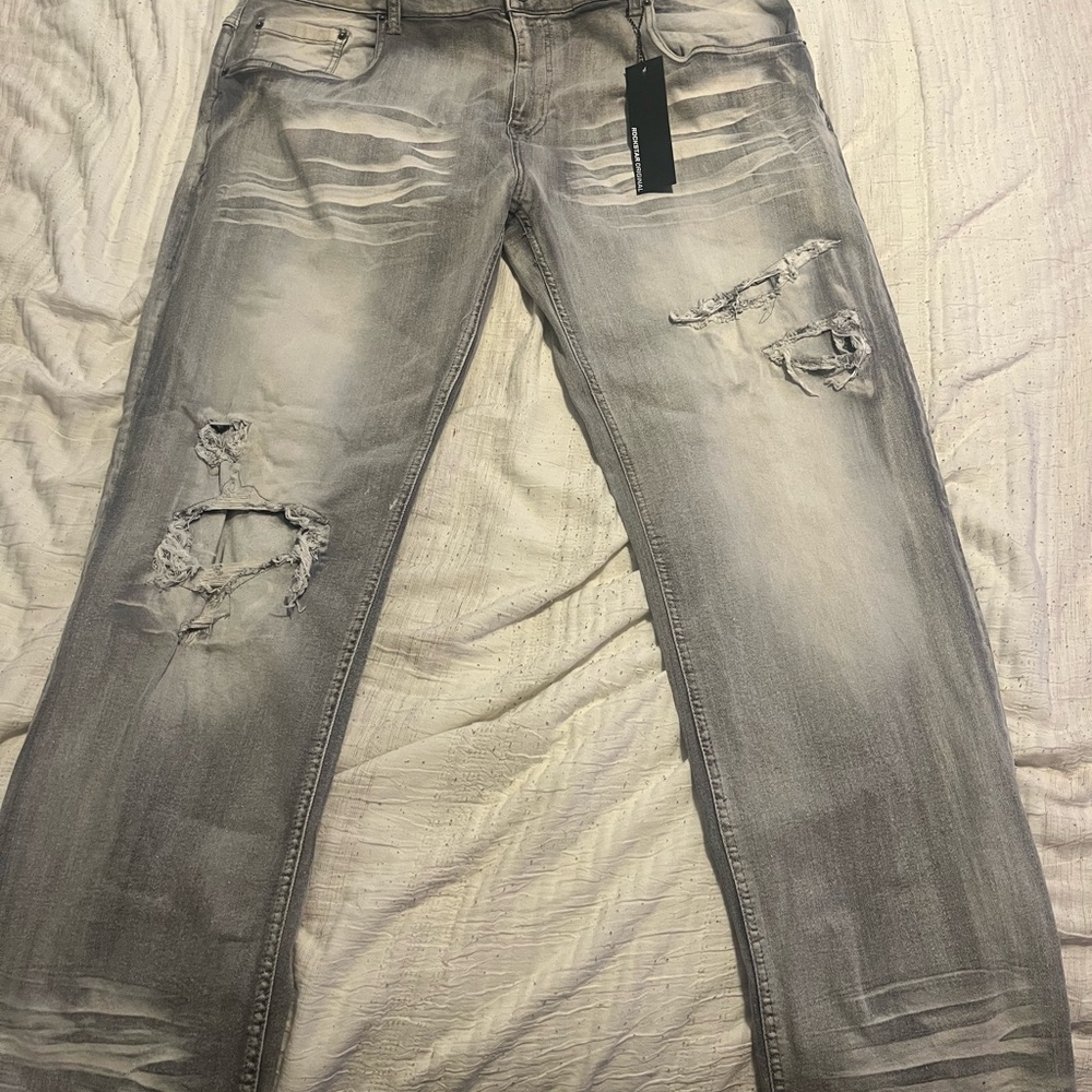 Gray Skinny Jeans with Distressed Details